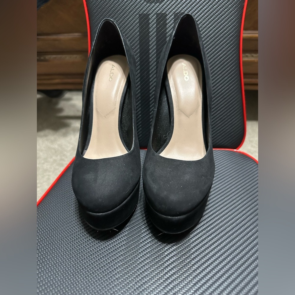 Black aldo platform pumps